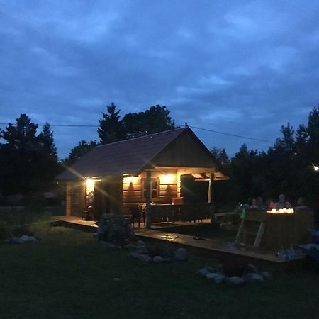 Maenniste Holiday Home Hiievalja Екстериор снимка